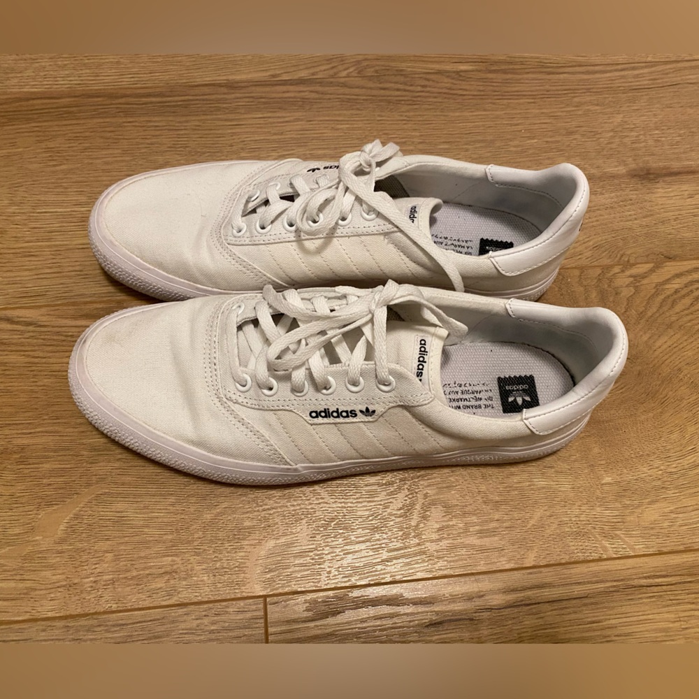 Adidas Men’s White 3MC Canvas Sneakers Skate Shoes